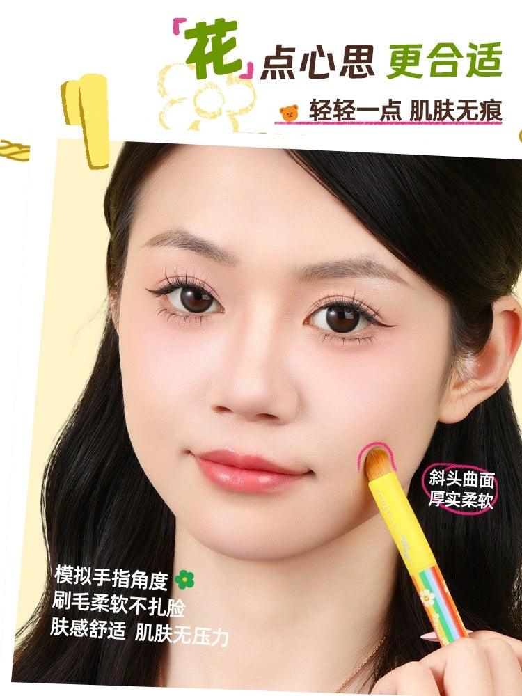 Amortals Wiggle Wiggle Concealer Tools Mini Puff n Brush Set