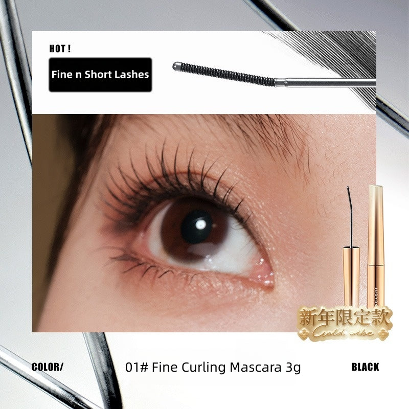 Gold Vibe Series Makeup Look for New Year